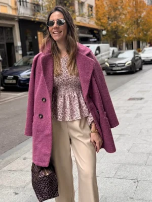 CAMISA ESTAMPADA BAJO VOLANTE